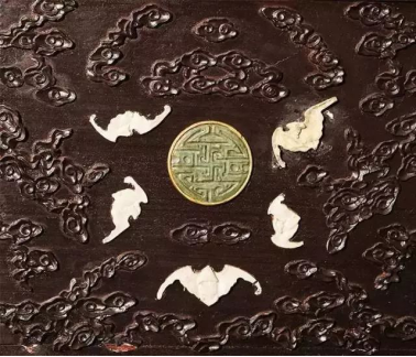 满清文物中的传统吉祥纹样——蝠纹