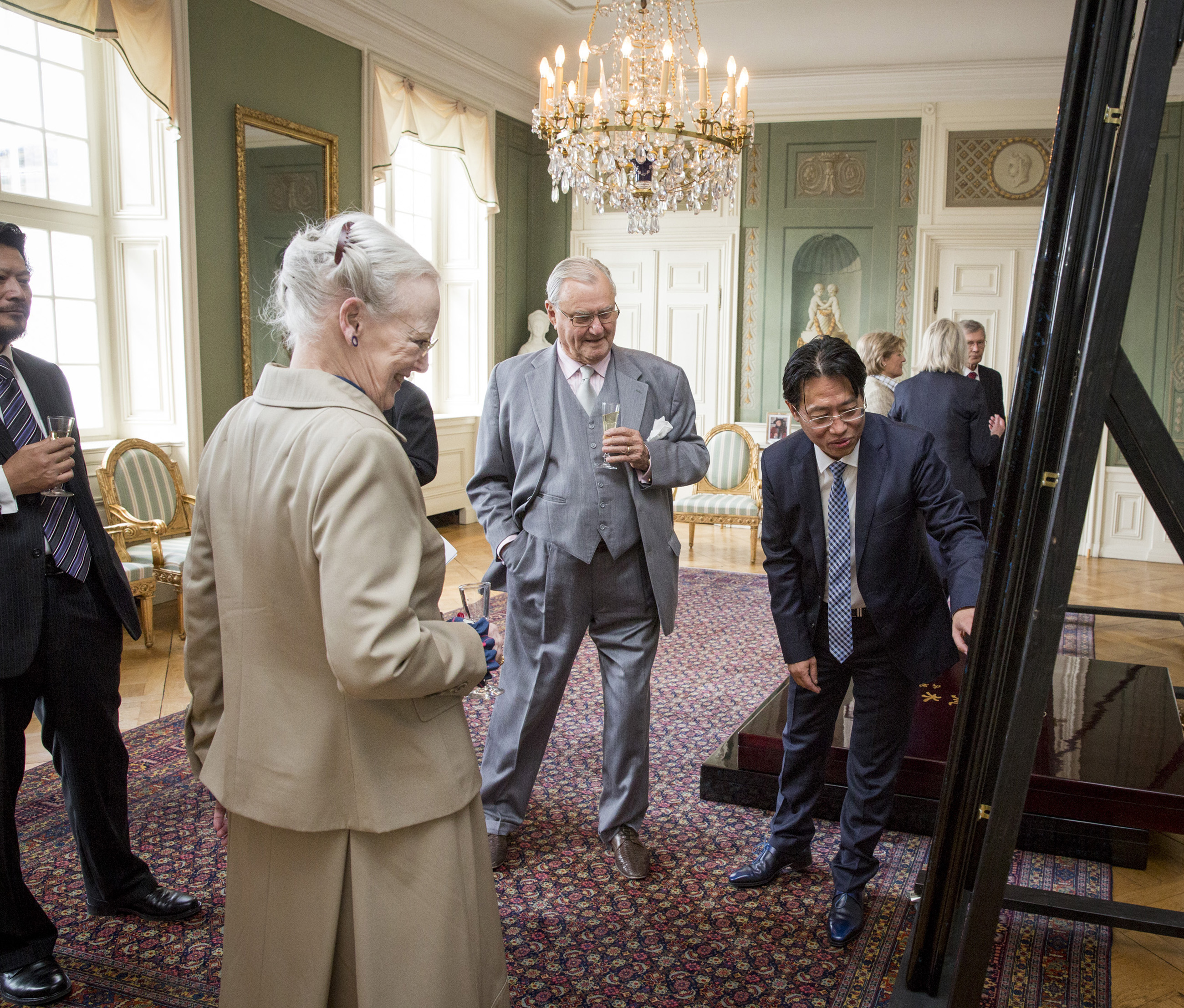 丹麦女王玛格丽特在哥本哈根克里斯汀堡举行的使团外交新年招待会|公主|玛格丽特|玛丽_新浪新闻