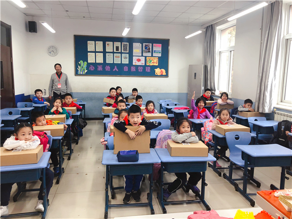 恭王府非遗课堂走进青年湖小学